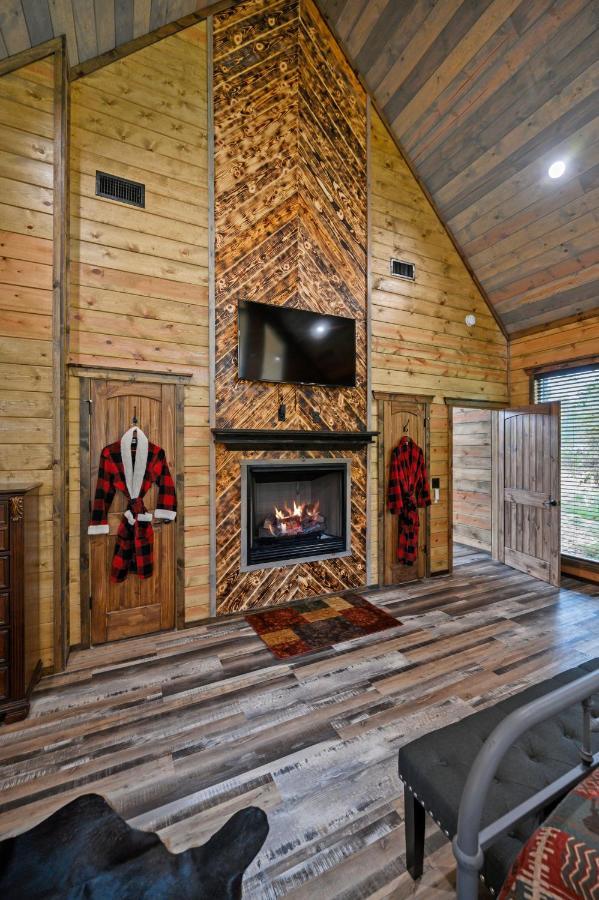 The Adirondack Honeymoon Hot Tub Soaking Tub Wood Burning Fireplace Stephens Gap Eksteriør bilde