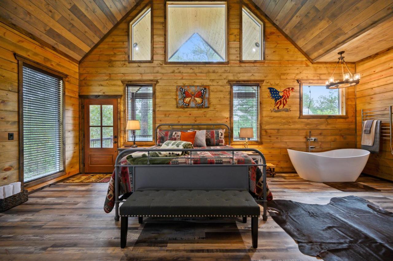The Adirondack Honeymoon Hot Tub Soaking Tub Wood Burning Fireplace Stephens Gap Eksteriør bilde