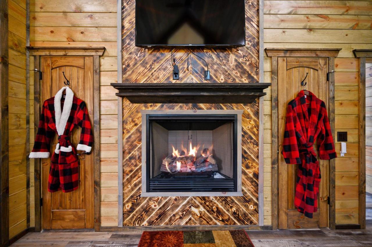 The Adirondack Honeymoon Hot Tub Soaking Tub Wood Burning Fireplace Stephens Gap Eksteriør bilde