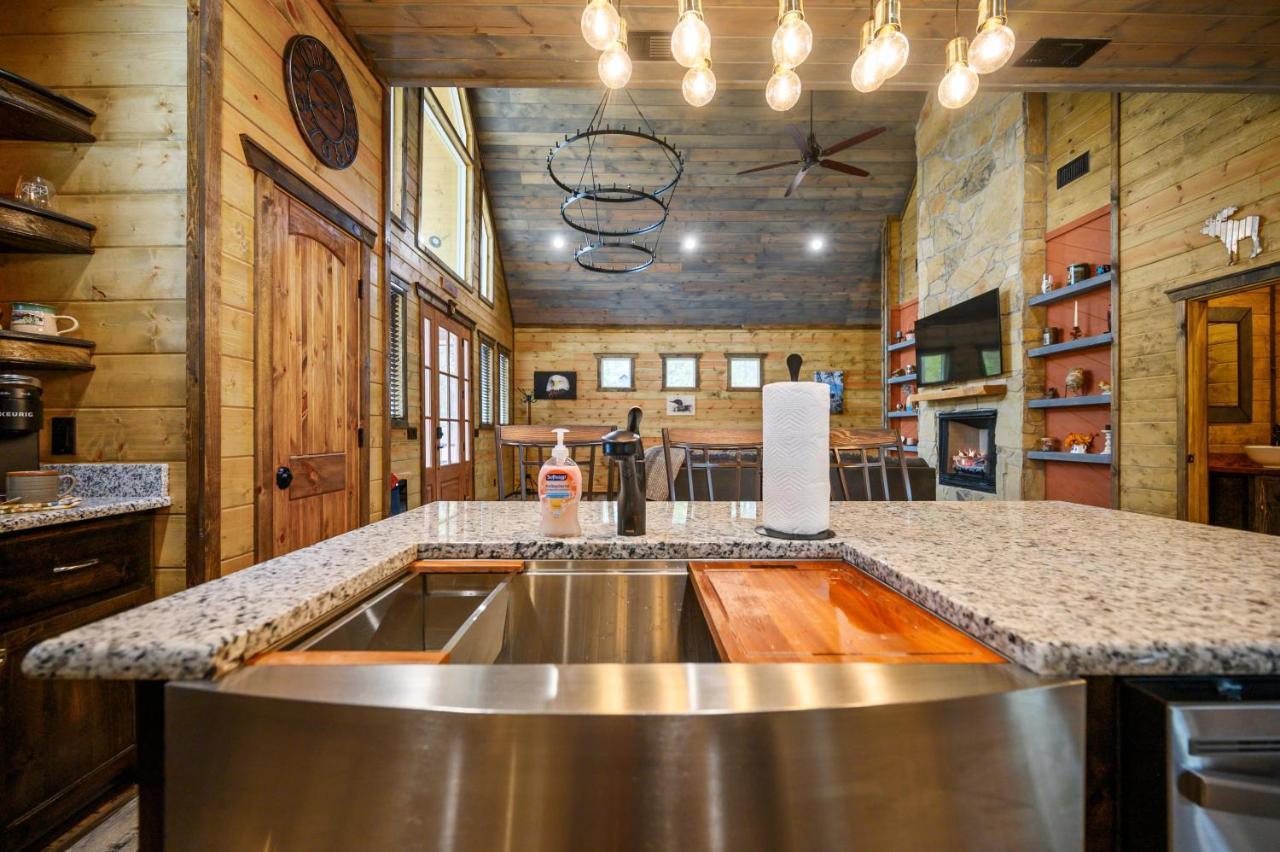 The Adirondack Honeymoon Hot Tub Soaking Tub Wood Burning Fireplace Stephens Gap Eksteriør bilde