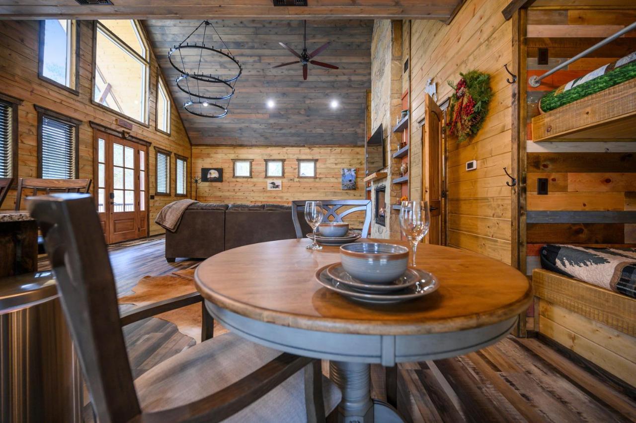 The Adirondack Honeymoon Hot Tub Soaking Tub Wood Burning Fireplace Stephens Gap Eksteriør bilde