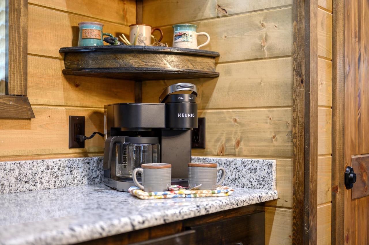 The Adirondack Honeymoon Hot Tub Soaking Tub Wood Burning Fireplace Stephens Gap Eksteriør bilde